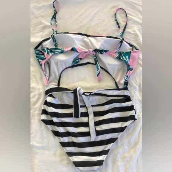 Cupshe Black & White Stripe High Waisted Manokini Swimsuit Size XL - Picture 5 of 13